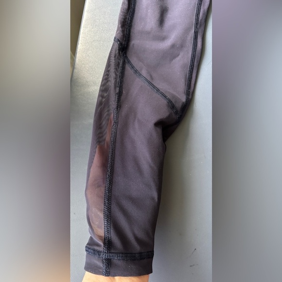 LuLuLemon Navy Blue Dot Mesh Panel Leggings Size 6 SKU 10 - Picture 6 of 7